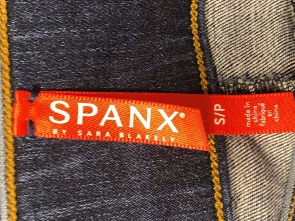 SPANX Pull On Jeans Women’s S/P Blue Sunny Distressed Fray Dark Wash Denim - Picture 7 of 9